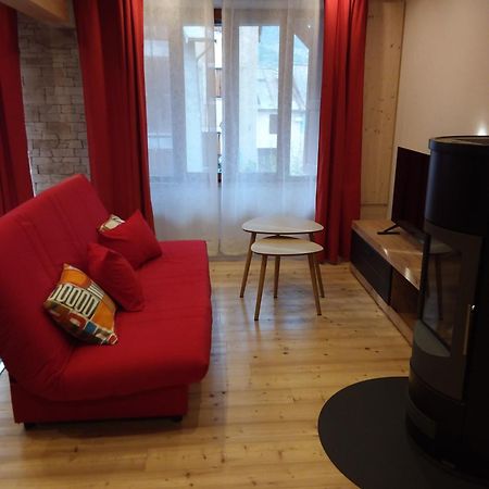 Appartement Dans Maison De Village Crots Exterior photo